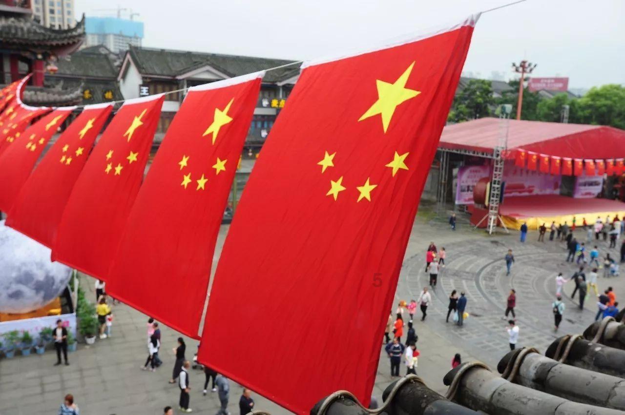 逃离奇异森林
